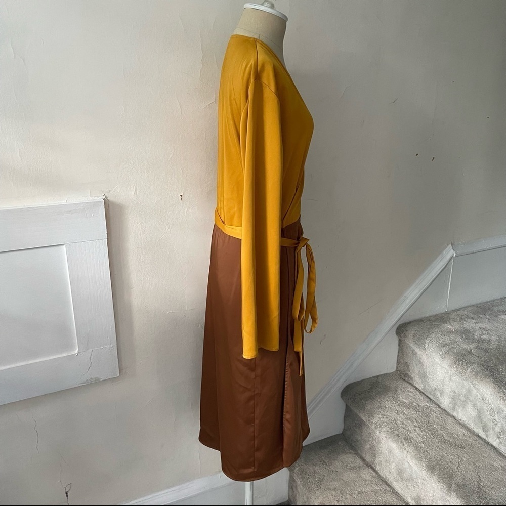 House of Lancry Yellow Brown Two Tone Crepe Satin Long Sleeve Wrap Dress EUC M - Picture 4 of 11